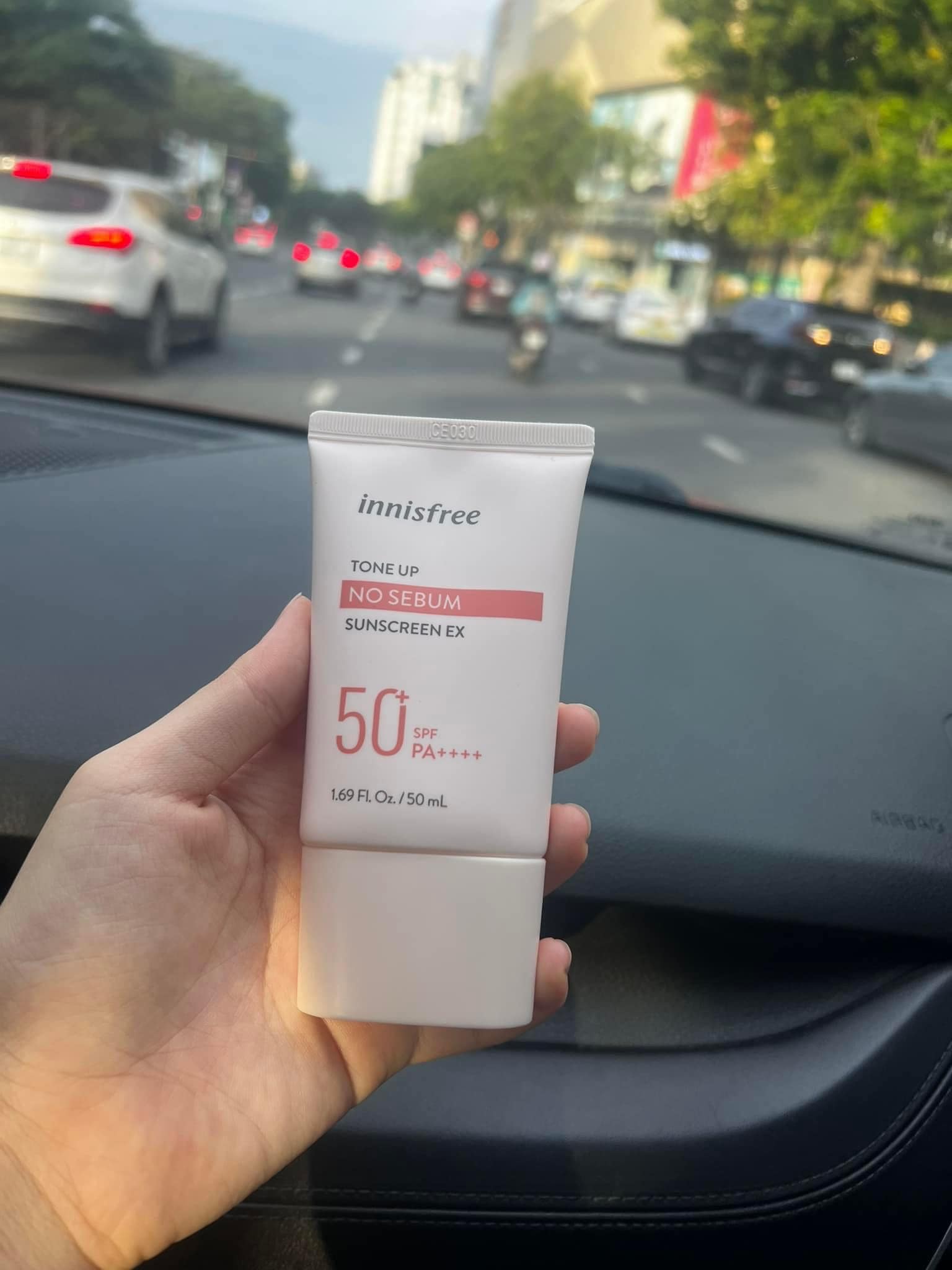 KEM CHỐNG NẮNG INNISFREE 2