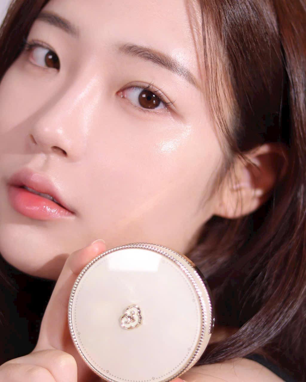 Phấn Nước Whoo Vàng Gongjinhyang Mi Luxury Golden Cushion 1