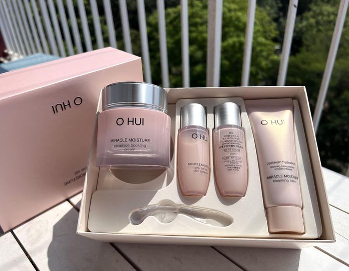 Set Kem Dưỡng Ẩm OHUI Miracle Moisture Cream 1