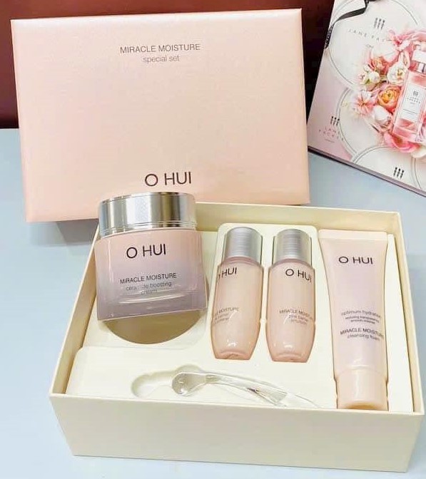 Set Kem Dưỡng Ẩm OHUI Miracle Moisture Cream 3