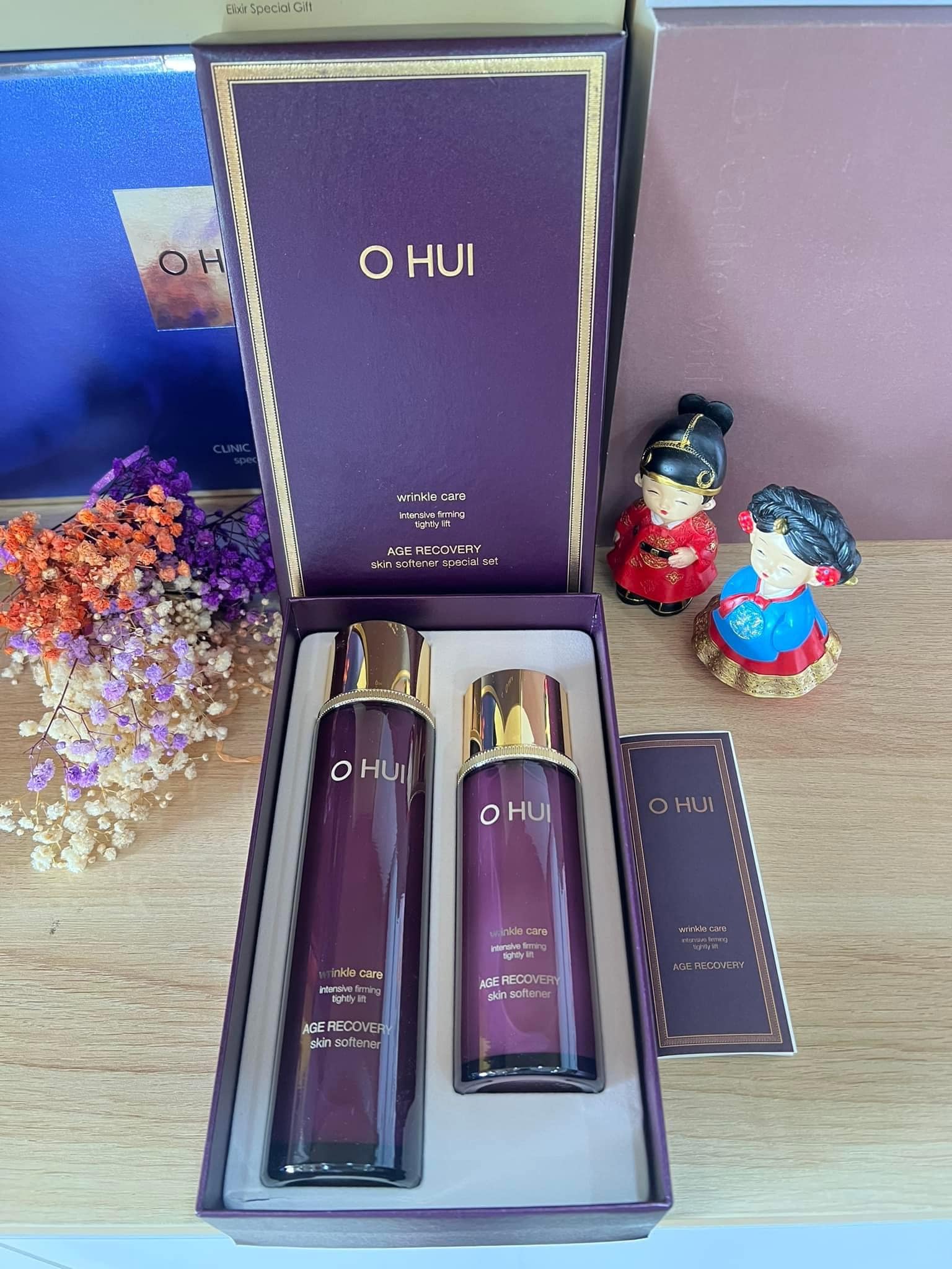 Nước hoa hồng Ohui Age Recovery Skin Softener 1