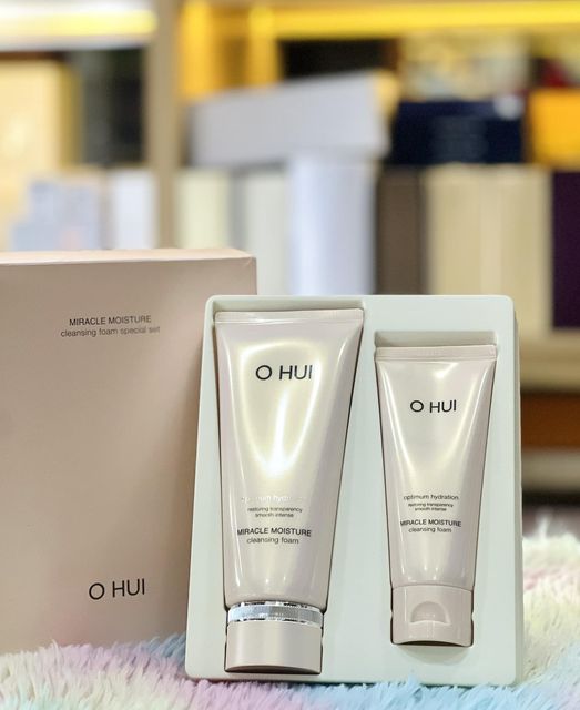 SET SỮA RỬA MẶT OHUI HỒNG MIRACLE MOISTURE CLEANSING FOAM 1