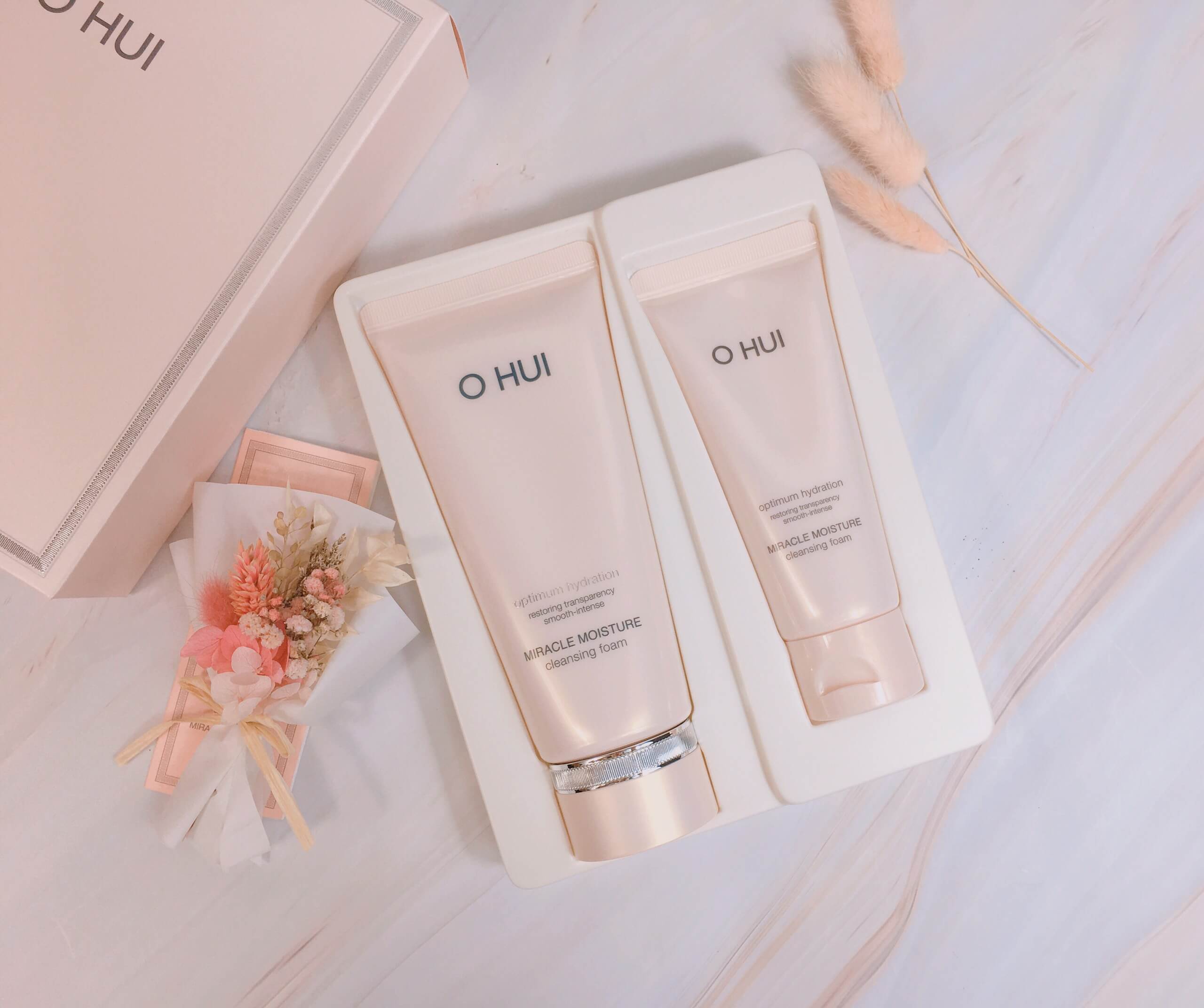 SET SỮA RỬA MẶT OHUI HỒNG MIRACLE MOISTURE CLEANSING FOAM 2