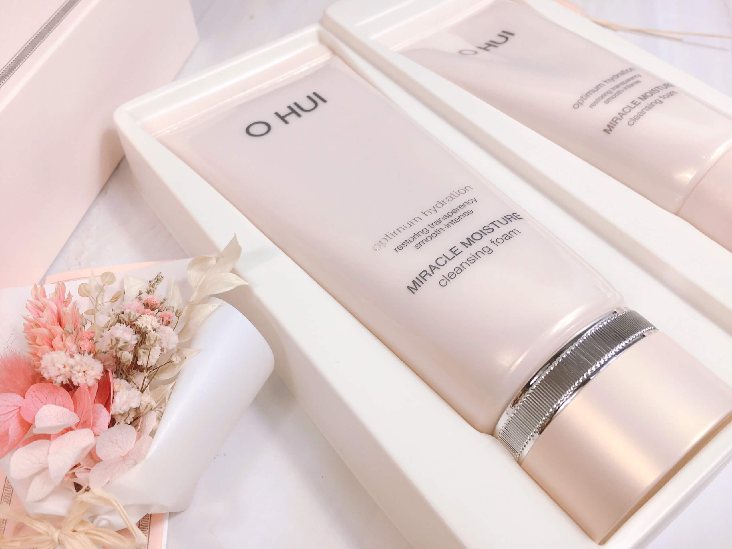 SET SỮA RỬA MẶT OHUI HỒNG MIRACLE MOISTURE CLEANSING FOAM 3