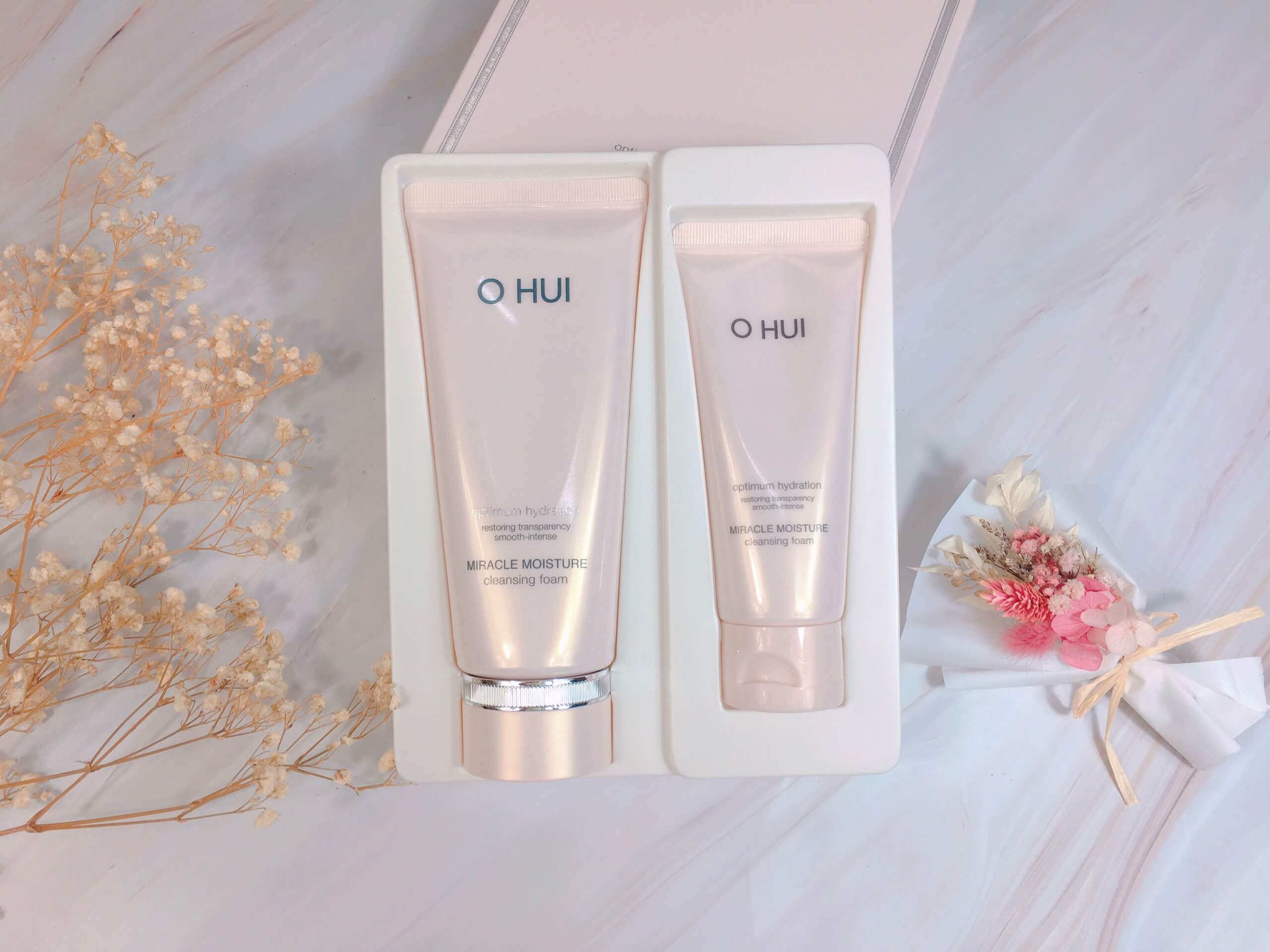 SET SỮA RỬA MẶT OHUI HỒNG MIRACLE MOISTURE CLEANSING FOAM 4