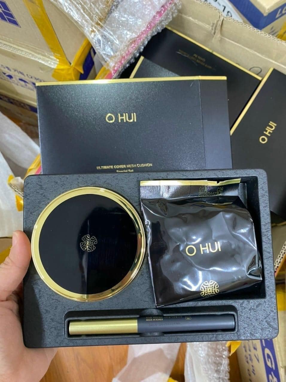 SÉT PHẤN NƯỚC OHUI ĐEN MẪU MỚI 1