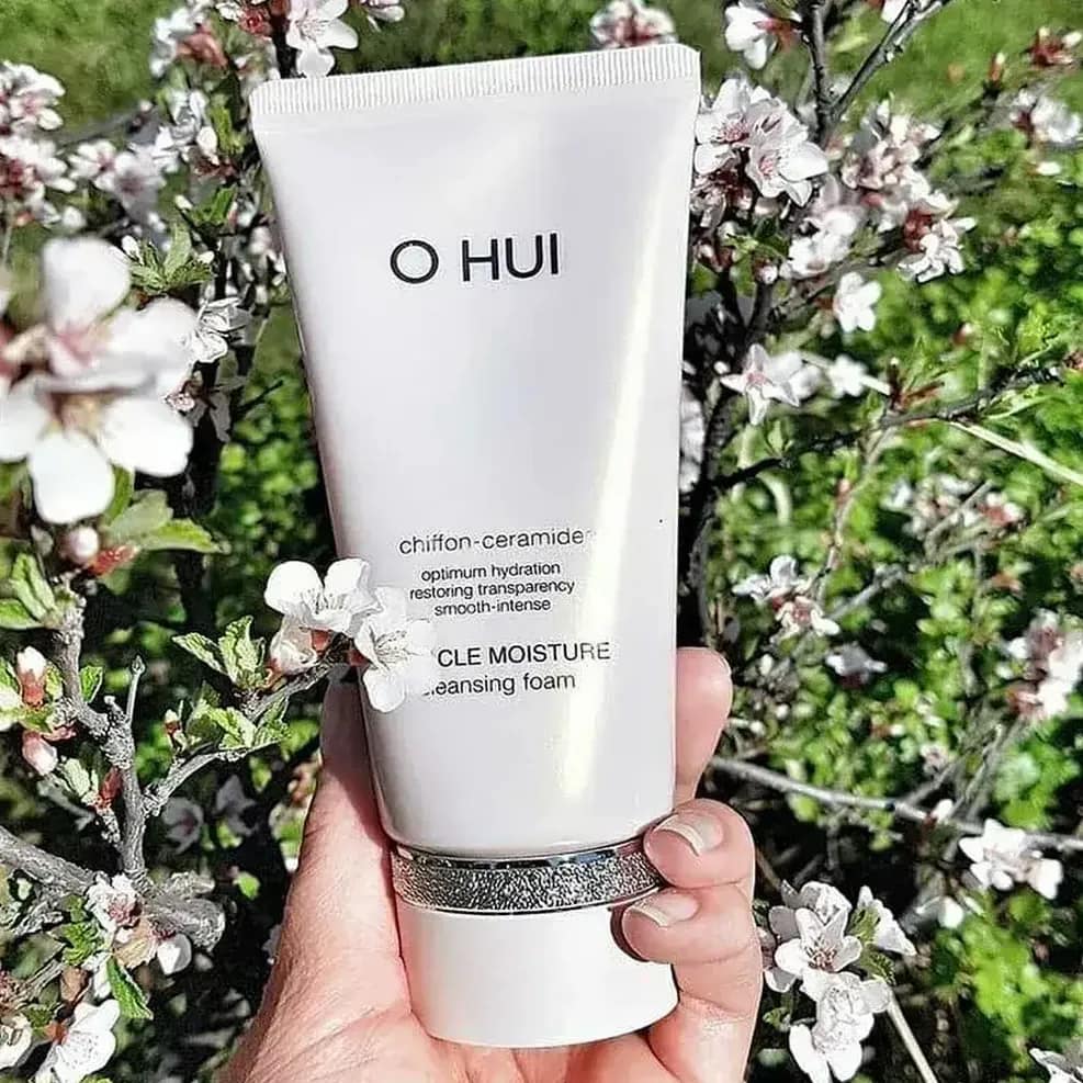 Sữa Rửa Mặt Trắng Da Ngọc Trai OHUI Extreme Bright Cleansing Foam 1